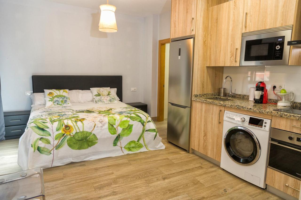 Apartamentos Onnight Малага Экстерьер фото